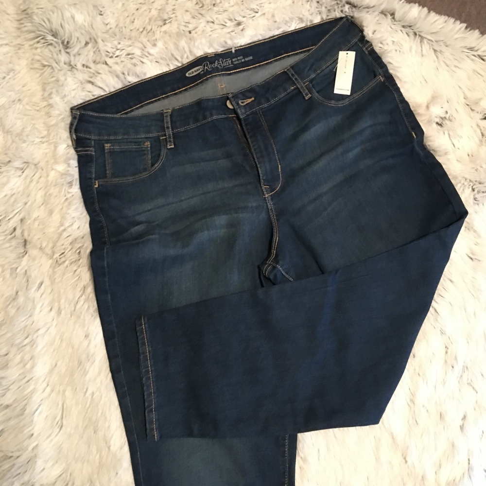 Old navy Rock Star mid rise skinny ankle jeans.